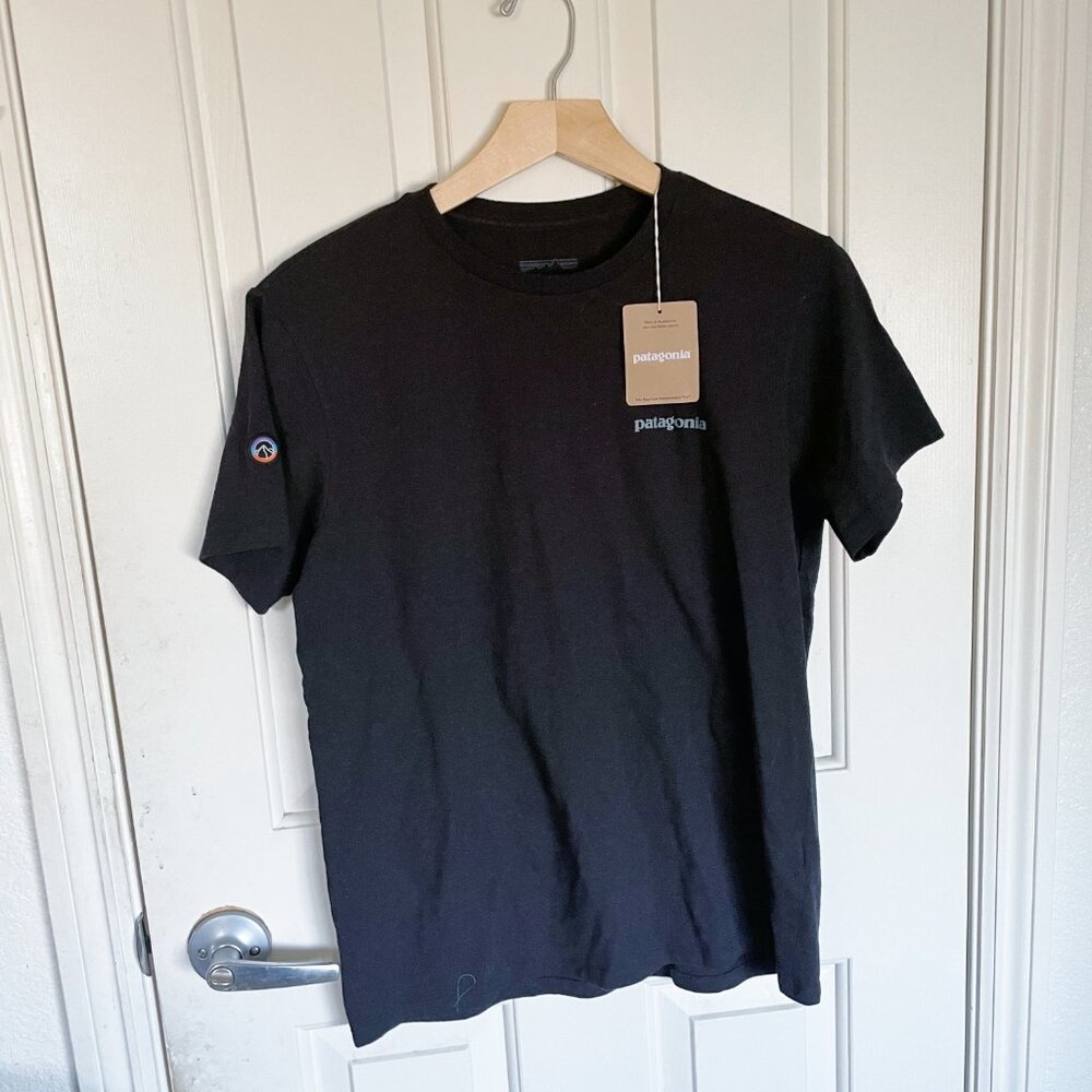 NEW Patagonia Fitz Roy Icon Responsibili-Tee NWT Mens S Womens M Black
